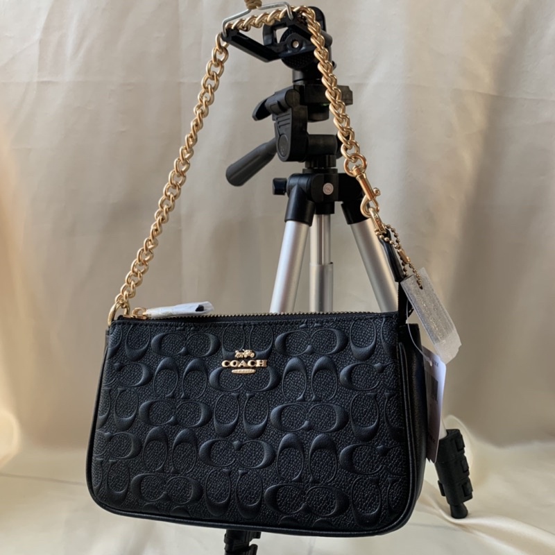 CH Large Wristlet 19 In Signature Leather (F67567)