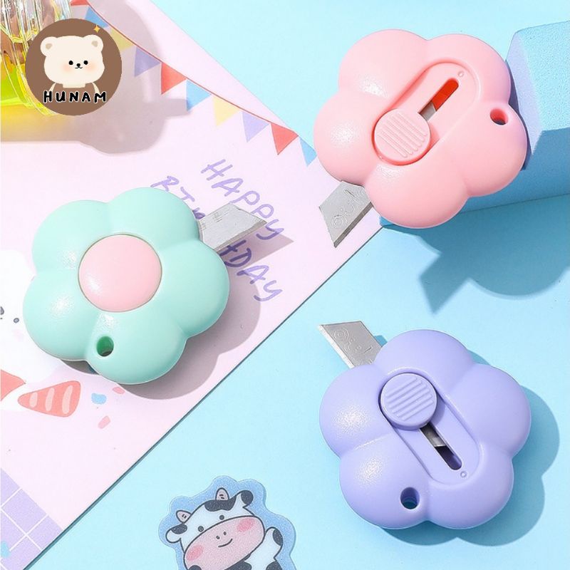 

HUNAM Mini Cutter Bentuk Bunga Daisy Travel Cutter Pemotong Kertas Lucu Gaya Korea