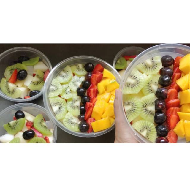 

Salad Buah Segar ( isi Apel, pear, anggur, kiwi, strawberry dengan Dressing Manggo)