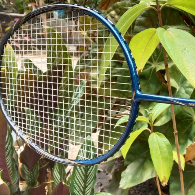 Raket badminton original lining sonic