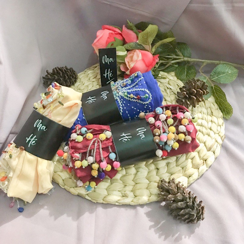 Jilbab Paris Segi Empat Manik-Manik