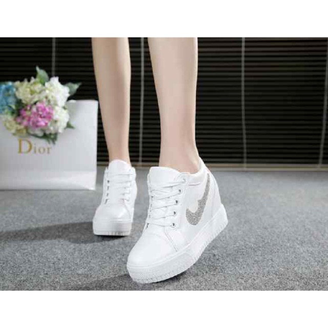 Sepatu boot nike glitter