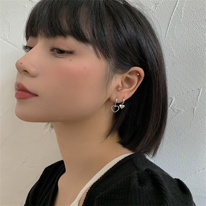 Anting Buckles Bentuk Hati Tidak Teratur Model Sederhana