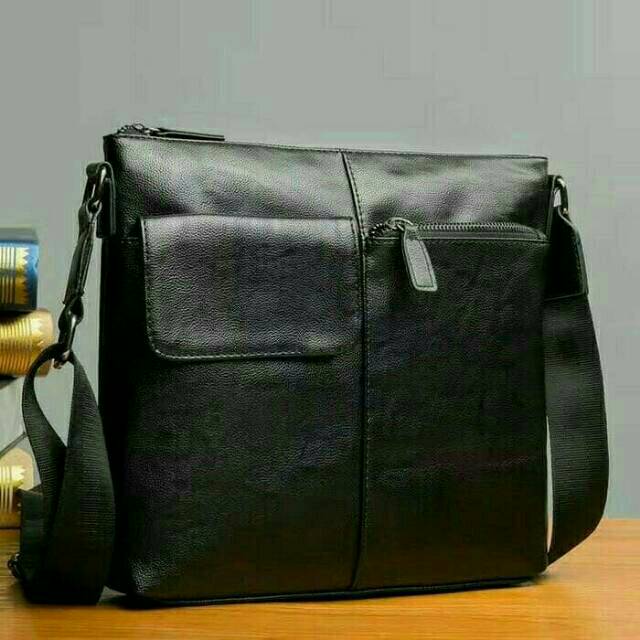 TAS SELEMPANG-SLINGBAG-TAS KULIT -TAS IMPOR -TAS KERJA-TAS KULIAH-TAS BRANDED -TAS TREND COWOK