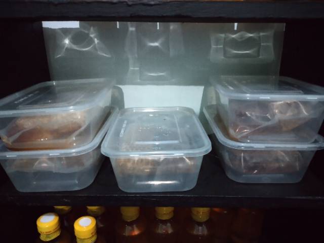 

Madu Sarang/ Madu Sarang Murni/ Pure Honeycomb / Madu Sarang Penuh Madu/ Madu sarang apis mellifera
