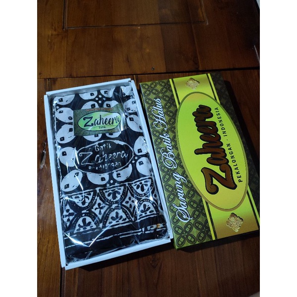 

BOX KEMASAN SARUNG