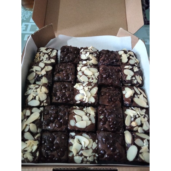 

Fudgy Brownies / Brownies Lumer