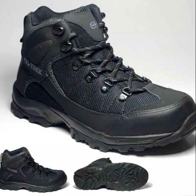 Sepatu Co-Trek duri Black