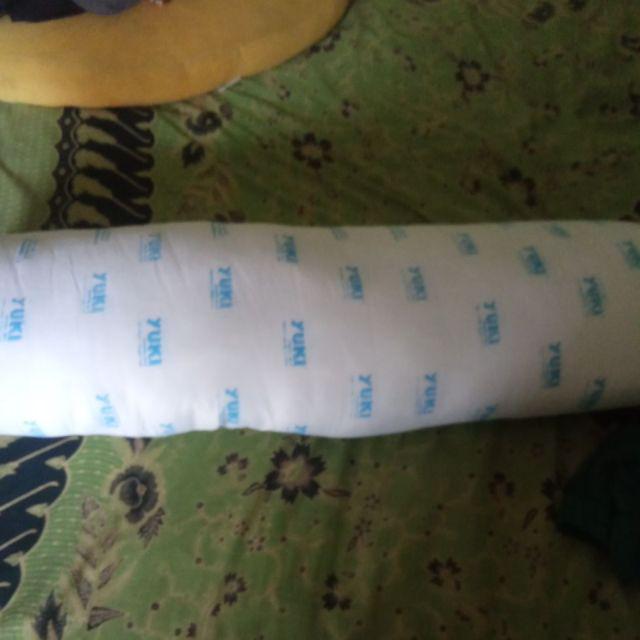 Bantal Dacron Yuki Asli Bonus Sarung Bantal