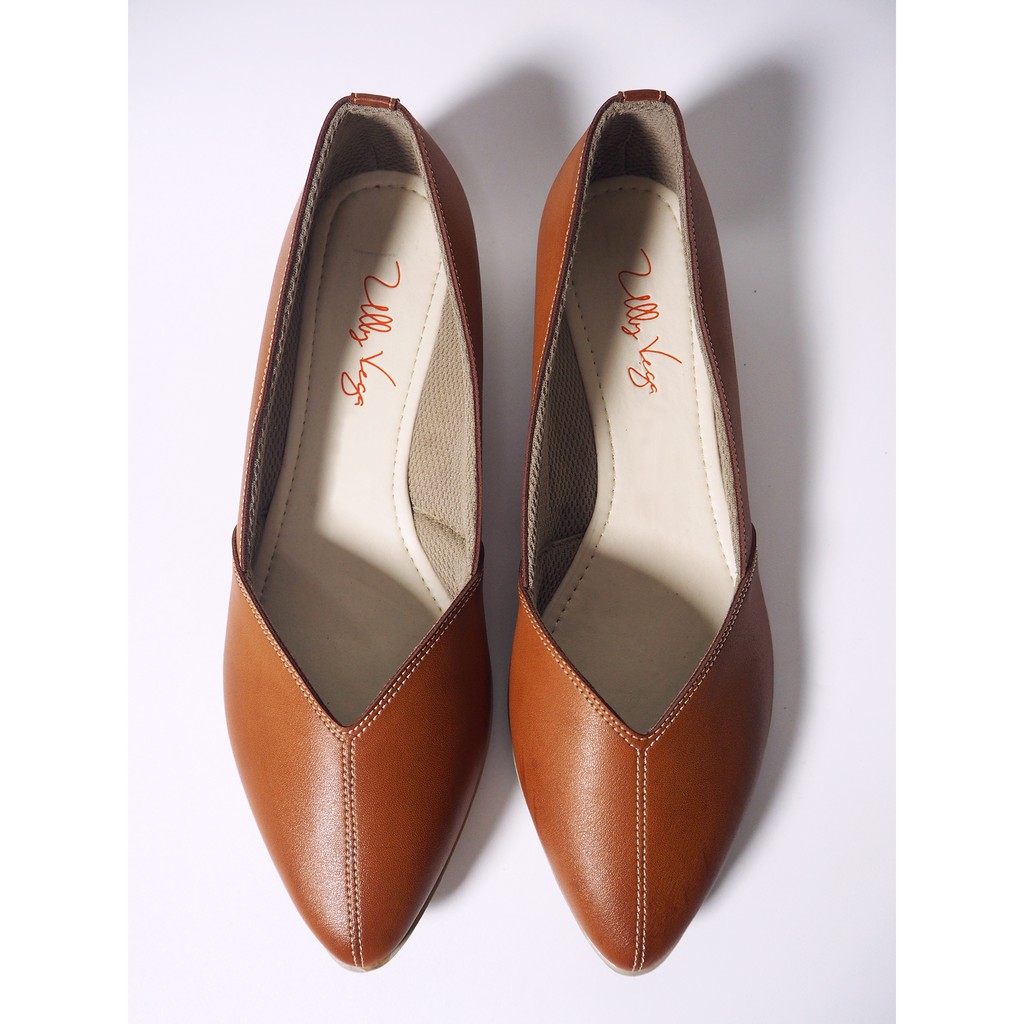 tan pointed flats