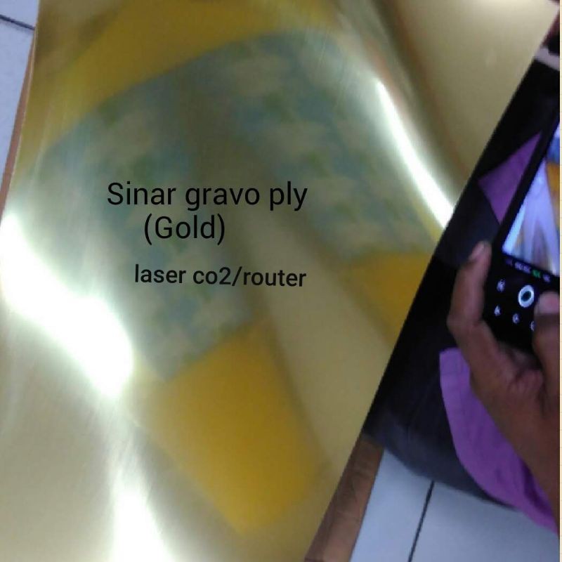 

gravoply gold teks hitam 120x60cm tebal 1.5ml