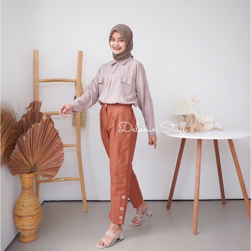 Side button linen pants