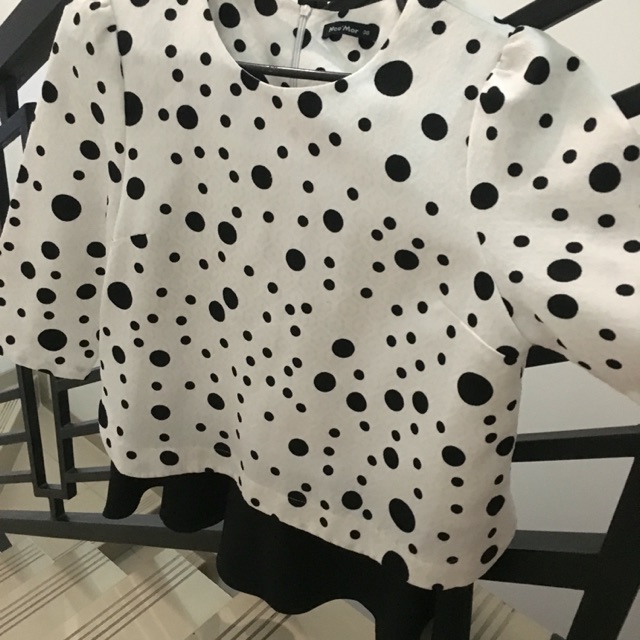 Kemeja blouse polkadot hitam putih