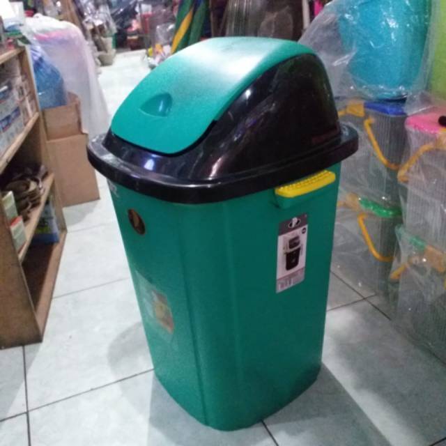 Tempat sampah besar tinggi 70 cm  lebar  40 pegiriman pake 