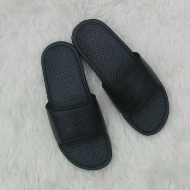 nike flip flop slippers