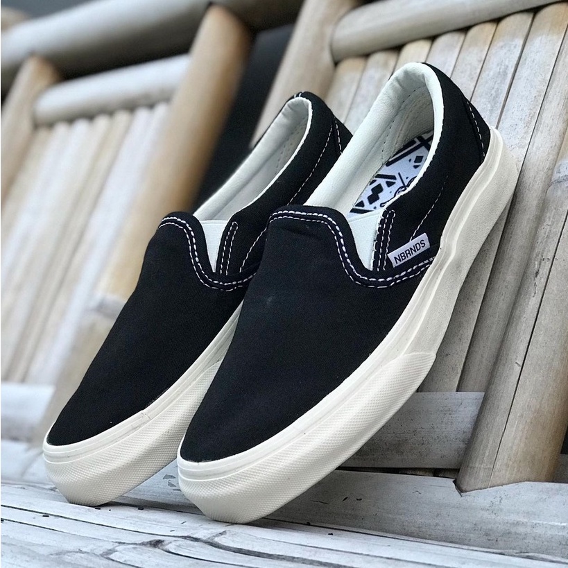 [READY STOCK] Sepatu Nobrand Nobrands Selop Black White Biasa - Nobrand Slip On BW Biasa