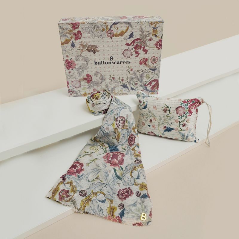 The Royale Hampers Buttonscarves