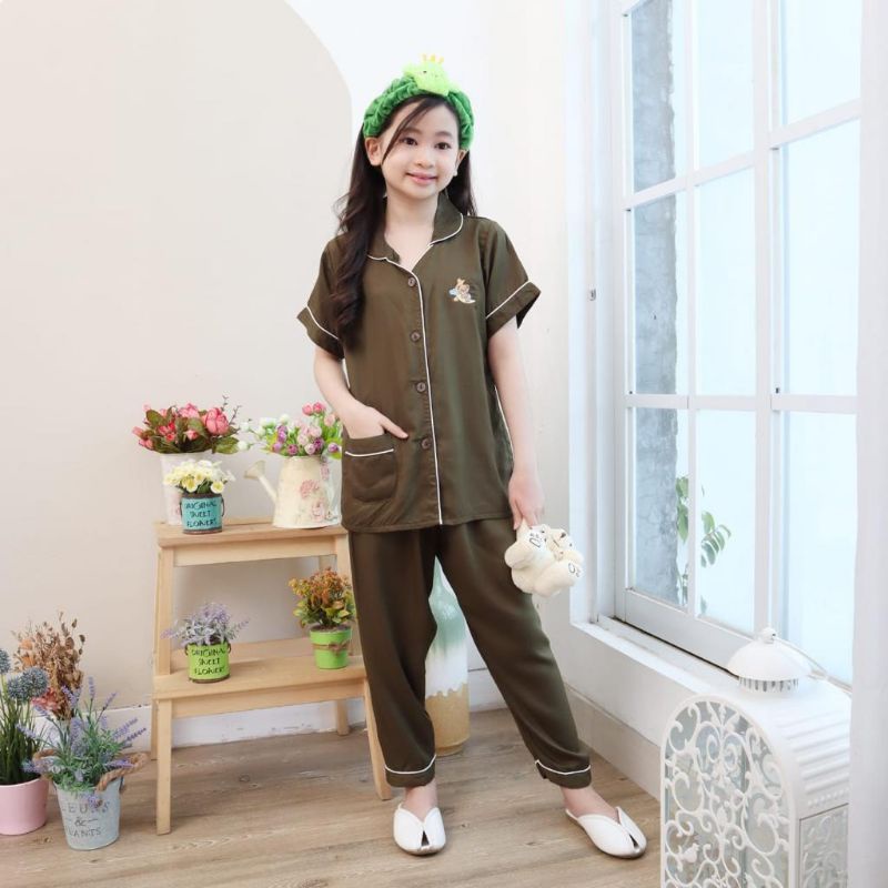 CP PIPING ANAK TWILL - AMRO SLEEPWEAR Piyama Anak Kode Rayon Twill Daily Set Anak Produk : SCP72