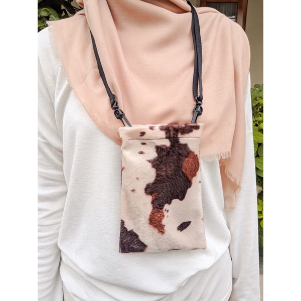 Tas Leher / Slingbag Mini Dompet Bulu Motif Sapi