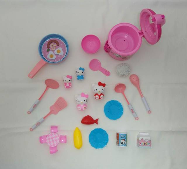 Tma / Mainan Anak Hello Kitty Perlengkapan Masak Dan Rice Cooker / Simulasi Masak Perlengkapan Dapur