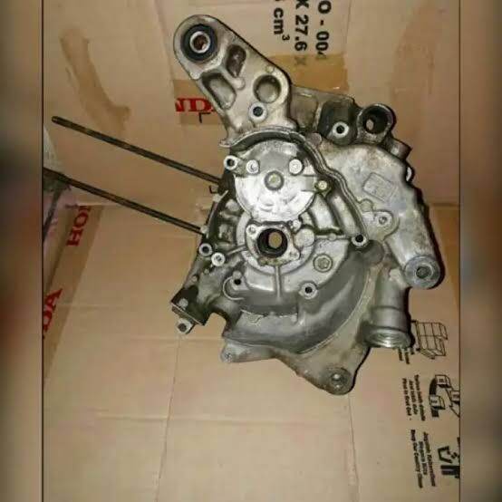 Blok Tengah Crankcase Rengkes tengah Honda Beat Fi 2013/2014 Non ESP Masih Pakai Dinamo