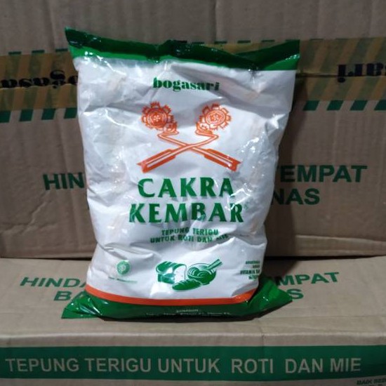 Tepung Terigu Cakra Kembar Kemasan 1kg Bogasari Dus Isi 12