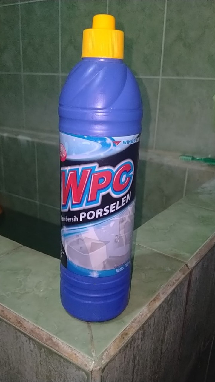 Wpc Pembersih Porselen Biru Botol Isi 800ml