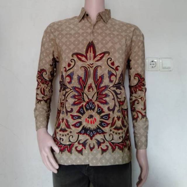 BATIK SEMI SUTRA SILKY BERFURING KEMEJA PRIA M L XL XXL JUMBO BATIK TANGAN PANJANG KALIMANTAN DAYAK1