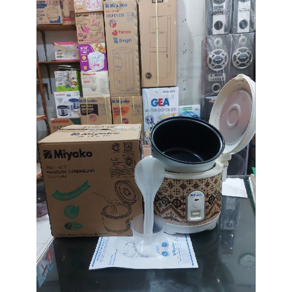 magic com miyako mini PSG 607 / Penanak nasi kecil