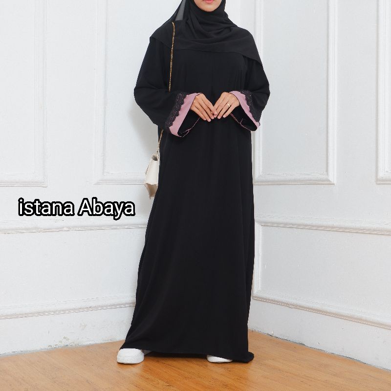 1 lagi koleksi TerBaru abaya aplikasi tangan mesir aksen renda hitam di tangan keren elegan namun minimalis