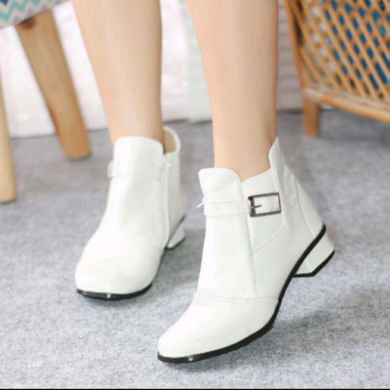 Sepatu Boots Wanita Heels 3cm – Ankle Boots Kulit Sintetis Doff Elegan | PTK 03