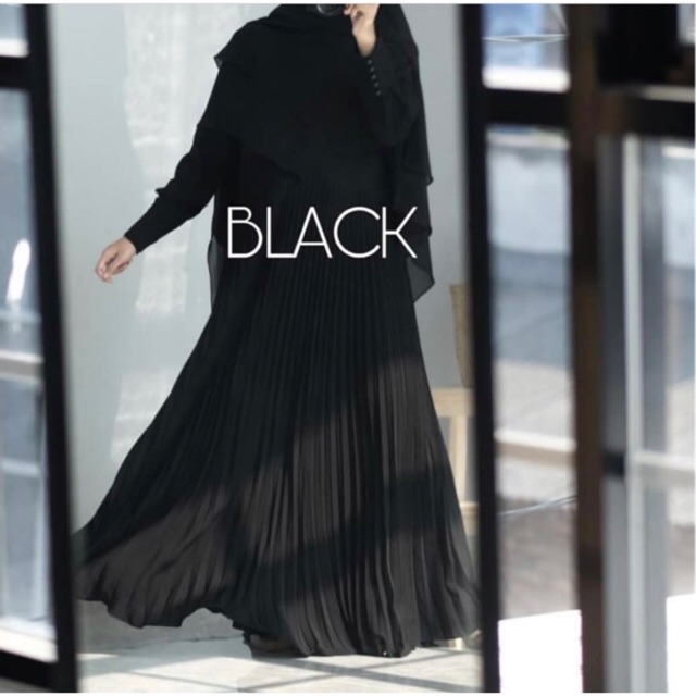 Pleated Dress by Bellaluna Black size L