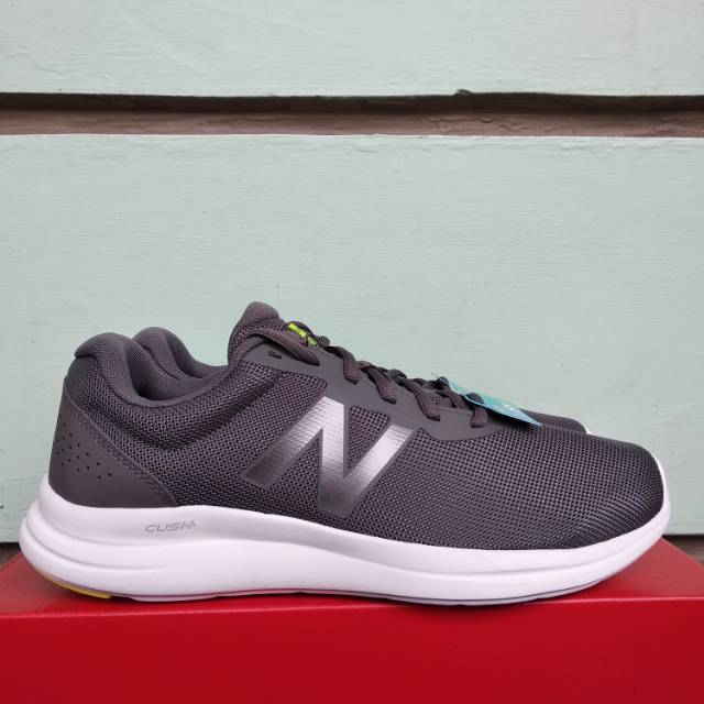 sepatu sport new balance