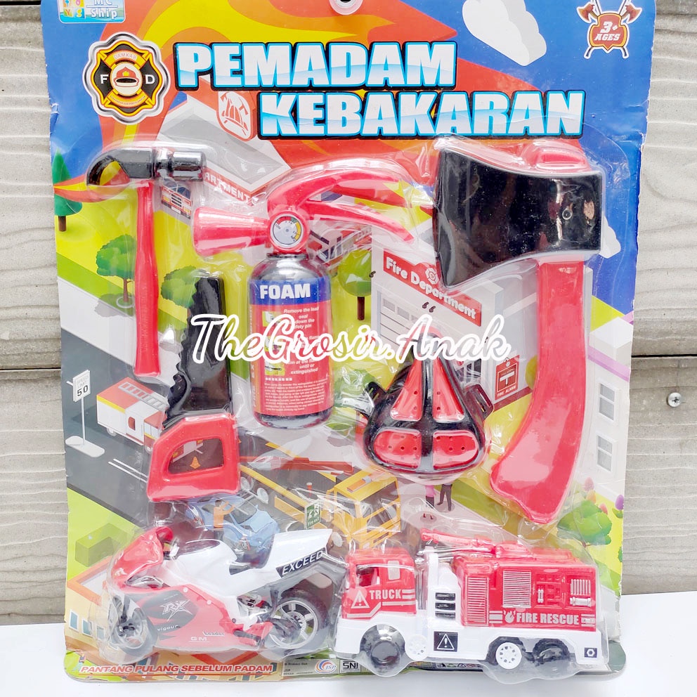 Pemadam Kebakaran MP01 Mainan Truk PMK Fire Truck Perlengkapan Damkar