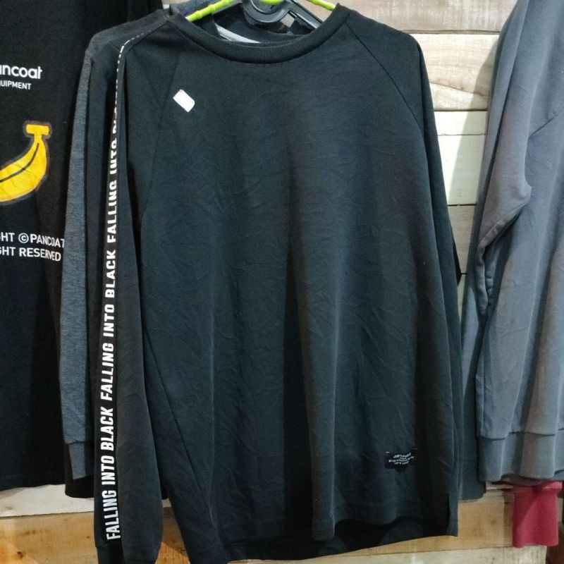 crewneck polham hitam