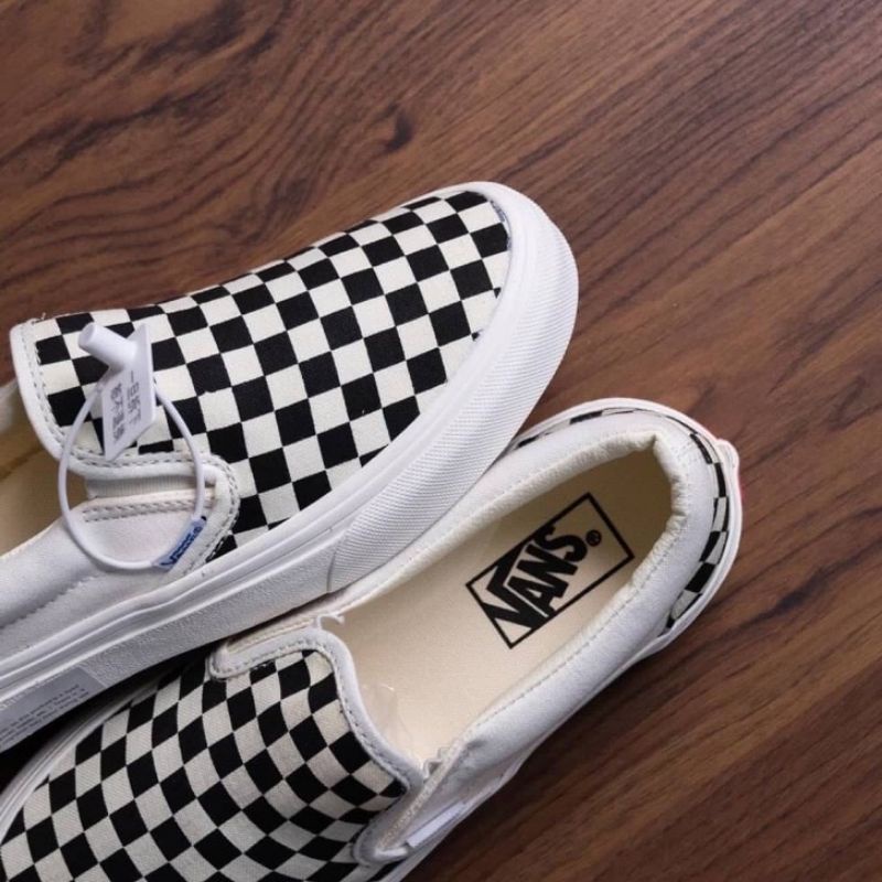 Paket 100% Import Sepatu Vans Slip On Mono Checkerboard  + Kaos Kaki  / Vans Slip-On Checkerboard Black-White OG / Vans Slip On Catur OG Terlaris Premium Hight Quality/ Vans Checkerboard Premium