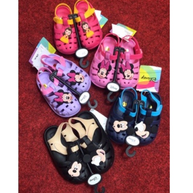 Jastip Sandal Minnie