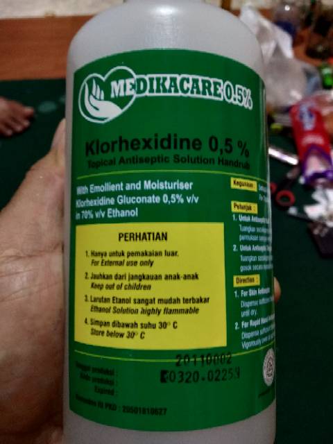 Hand Sanitizer Medikacare 500 ML Klorhexidine 0,5% Antiseptic Handrub sebagai Antiseptic kulit