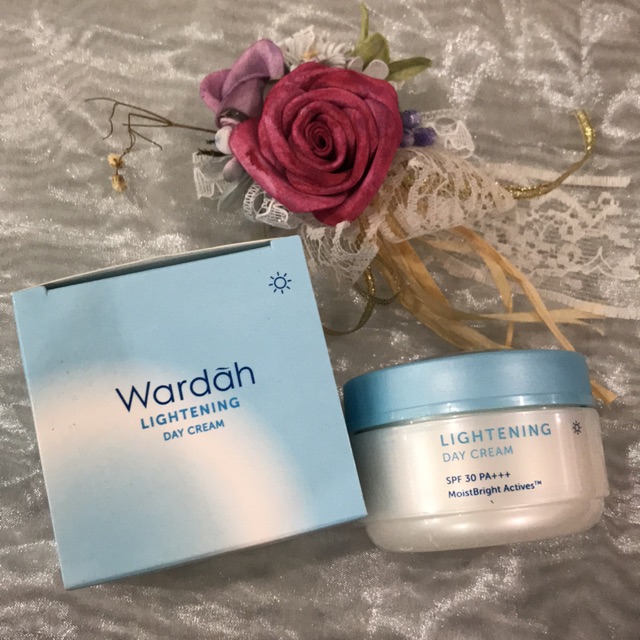 WARDAH LIGHTENING DAY CREAM SPF 30 PA+++ 30 Ml @MJ