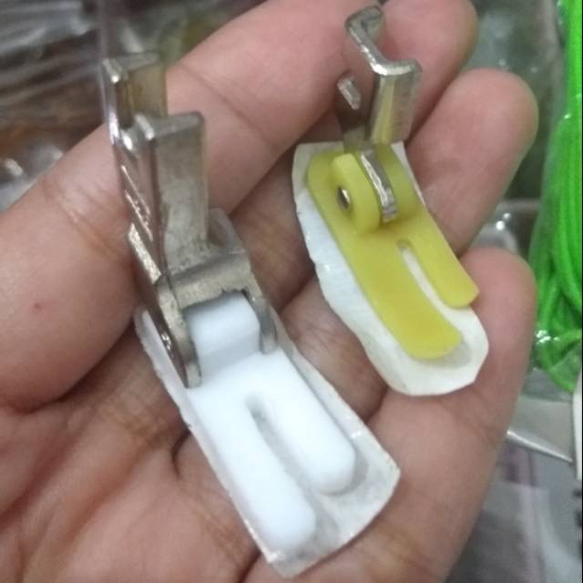 Sepatu Jahit Plastik