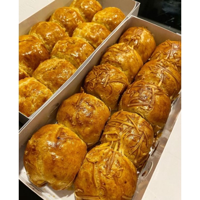

molen pisan kue molen pisang keju molen pisang coklat