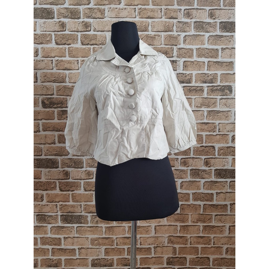 Blezer Wanita Accent Putih Tulang Polos Model Crop Preloved