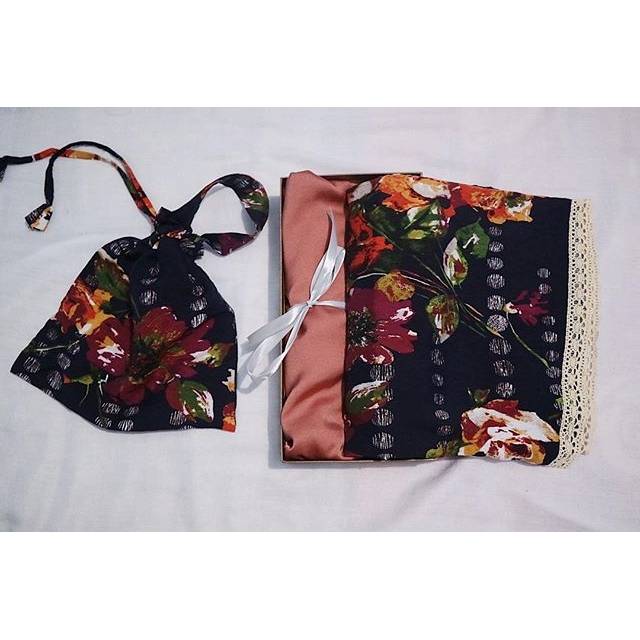 Mukena Silky Premium Black Pink