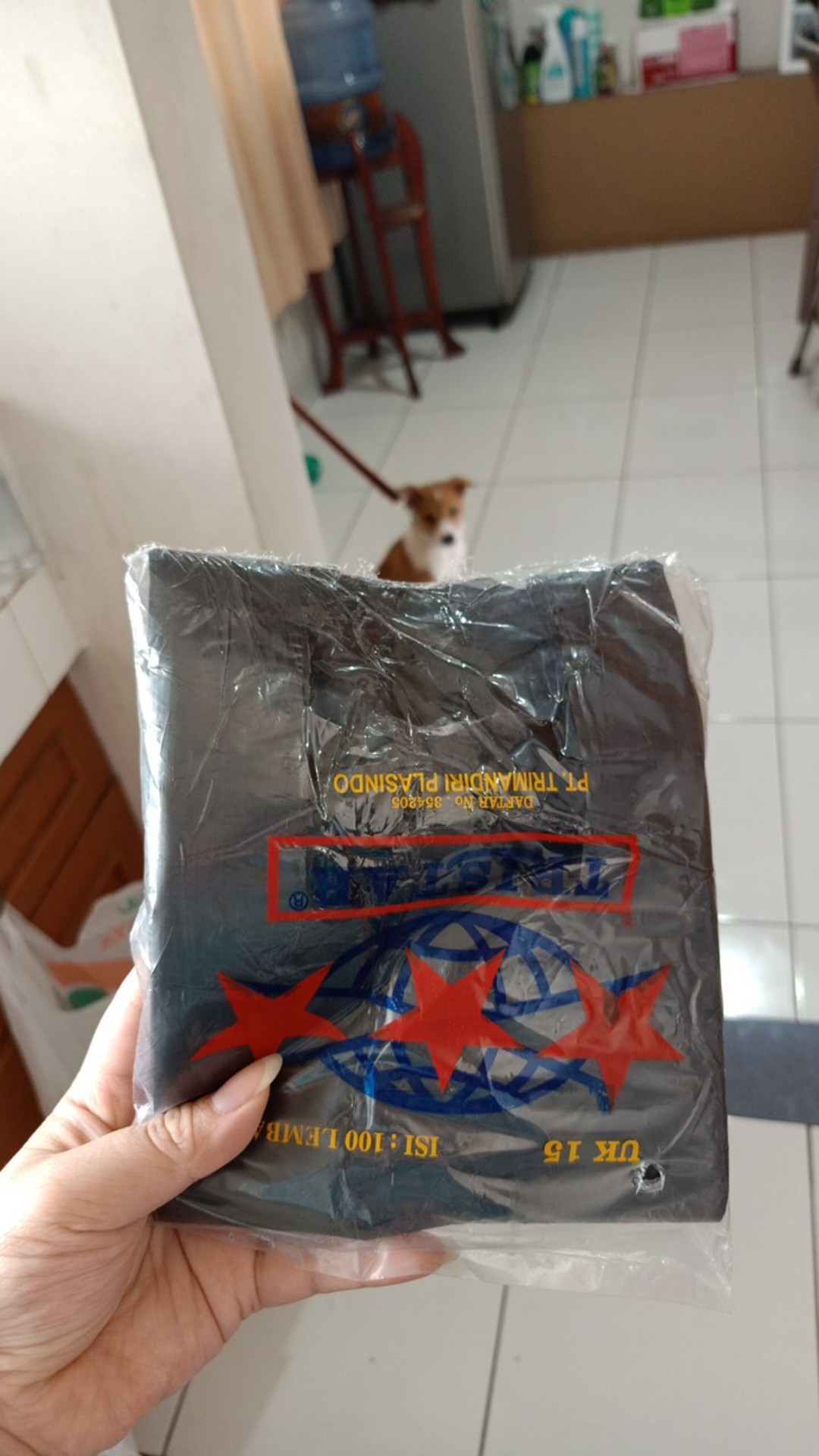 Kantong Keresek Plastik Tristar 15 Hitam Putih Merah 15x33cm High Quality