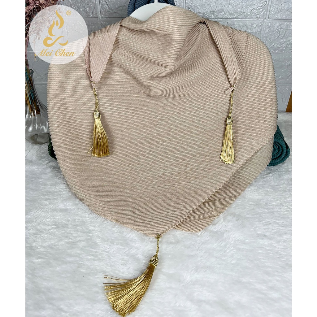 Meichen Jilbab Segiempat Plisket Rumbai Pompom