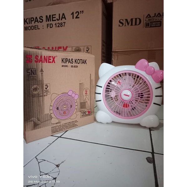 kipas karakter hello kitty pink