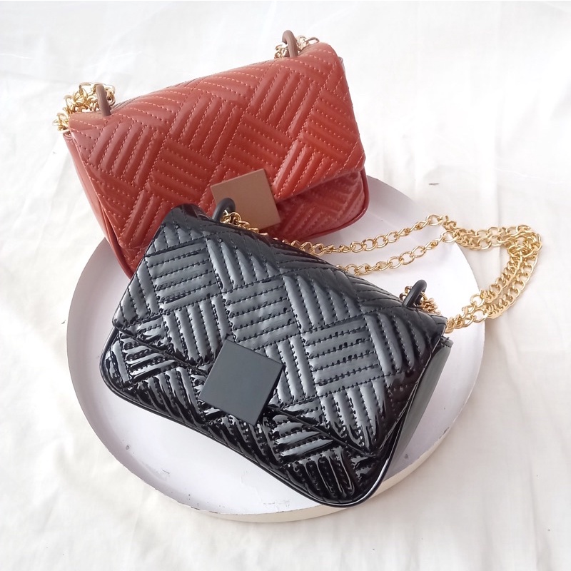 Tas Selempang wanita PVC mengkilat Shiny Adena Mini Slingbag Import / Tas Slempang mini