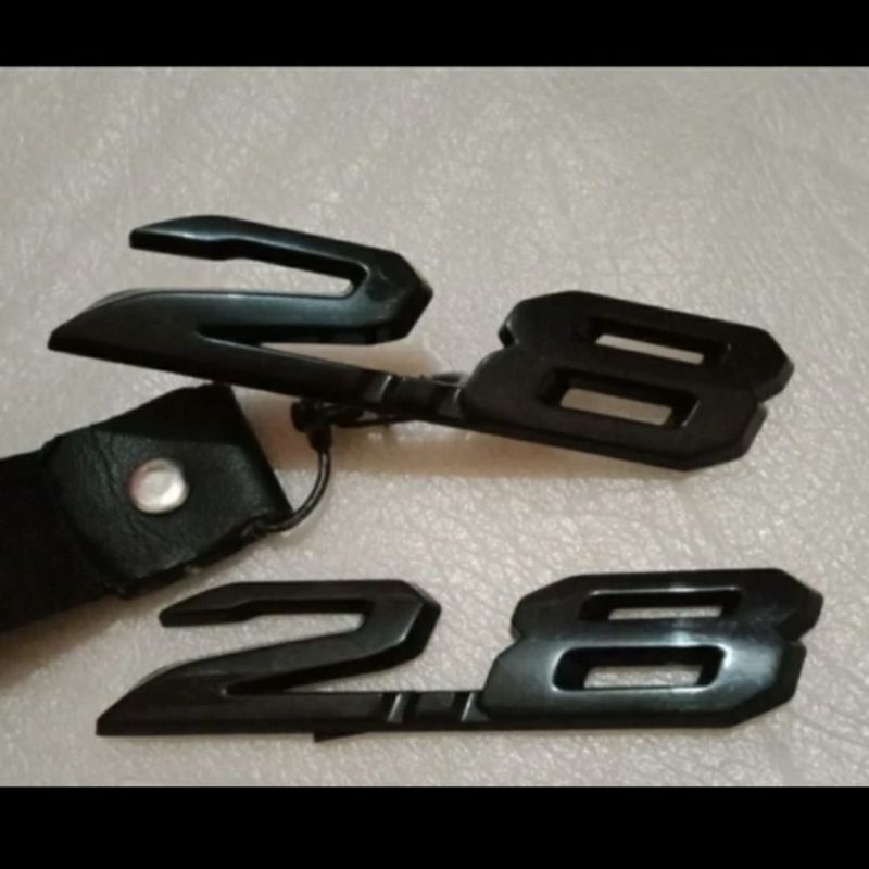 Emblem 2.8 Hitam Fortuner GR