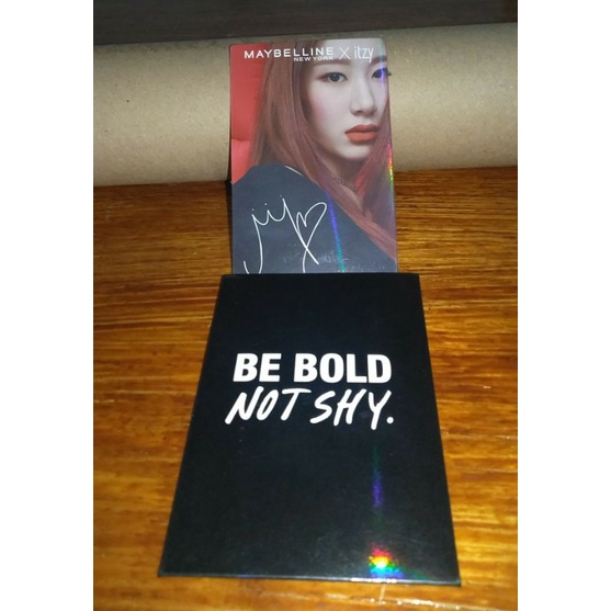 chaeryeong Maybelline X Itzy photocard