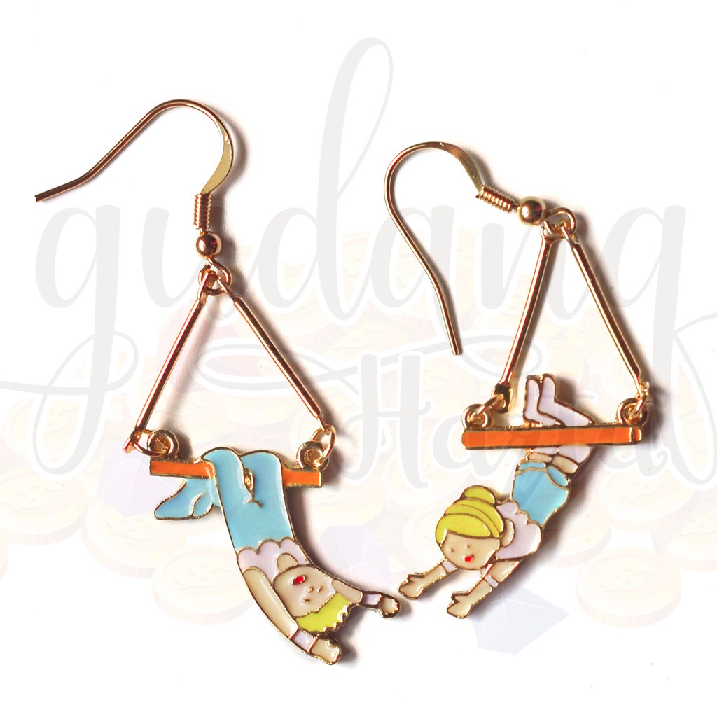 Anting Asimetris Acrobat Couple Akrobat Lucu Unik Kado Hadiah GH 203200